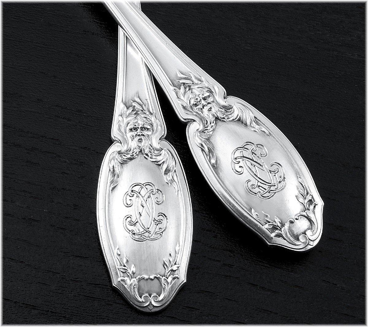 Risler & Carre : Antique French Sterling Silver Hors d'Oeuvre Serving Set Mascarons / Greenman  - Original Box -photo-3