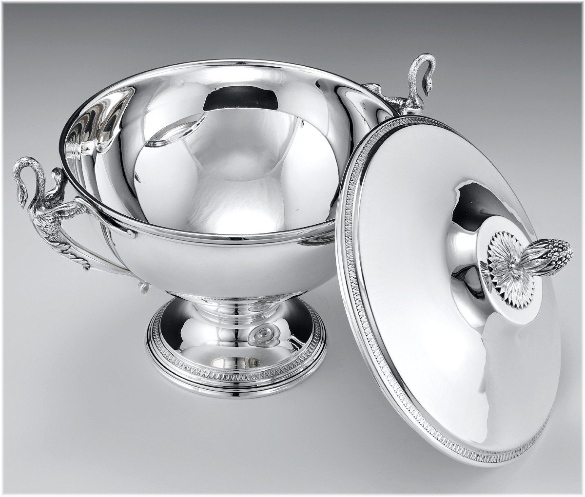TETARD Frères : Grande Soupière en Argent Massif de Style Empire - CYGNES-photo-3