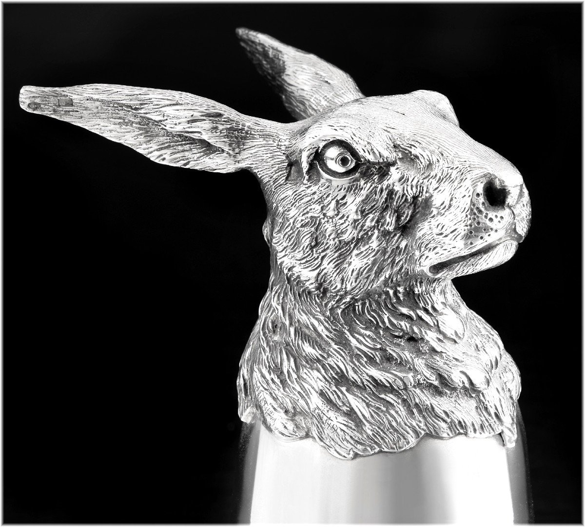 DIOR: Tasse / Coupe de Chasse en Argent Massif et Vermeil - Décor LIEVRE