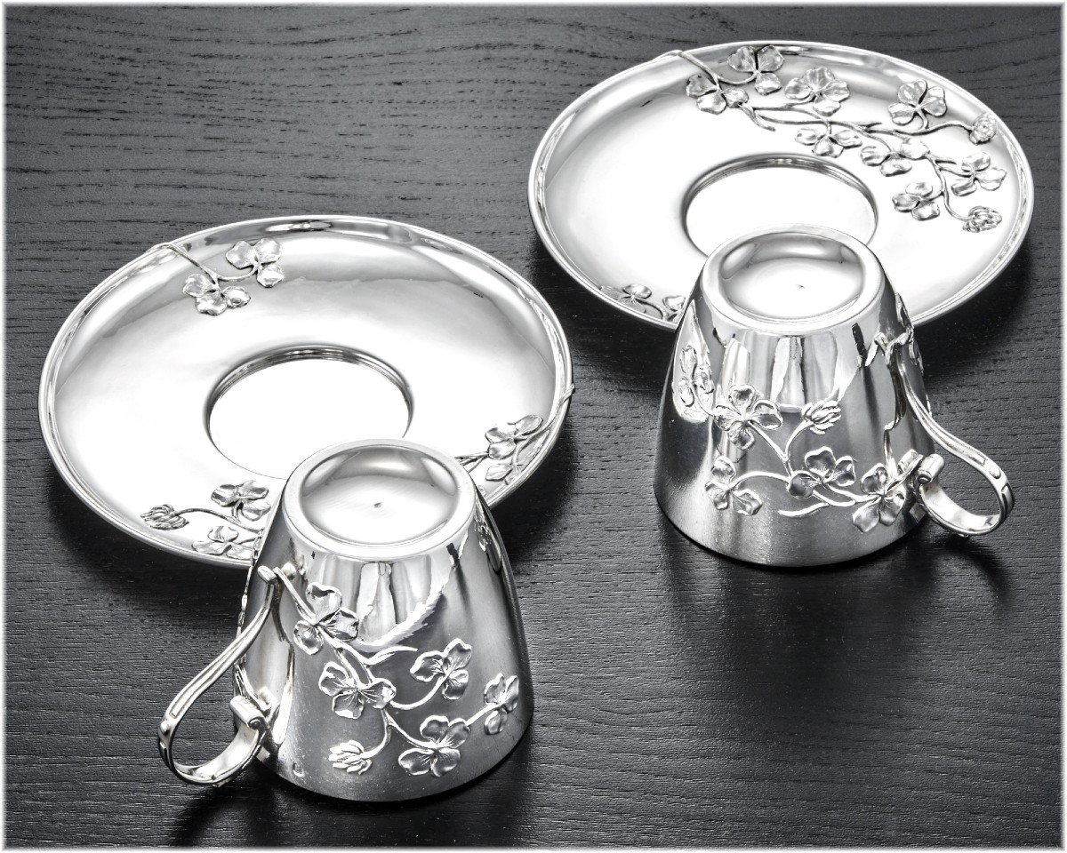 Armand Gross : Paire Tasses / Soucoupes en Argent Massif ép. Art Nouveau c.1900 - décor TREFLES-photo-1