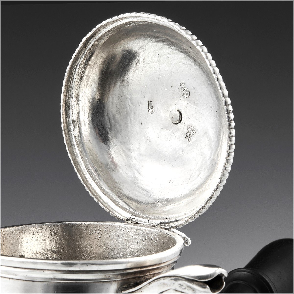 Pierre Meneton : 18th Century French Sterling Silver Coffee Pot - Pau Circa 1770 - Period Coat Of Arms-photo-2