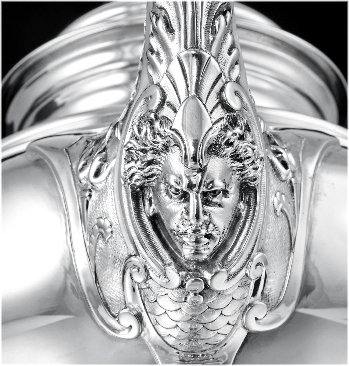 TALLOIS & MAYENCE : Grande Théière en Argent Massif style Renaissance décor Griffon, Mascaron-photo-4
