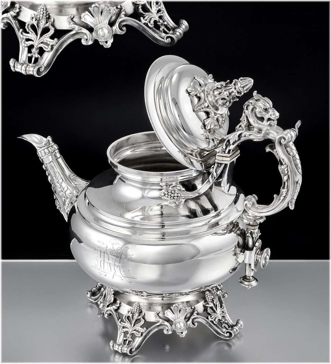 TALLOIS & MAYENCE : Grande Théière en Argent Massif style Renaissance décor Griffon, Mascaron-photo-1