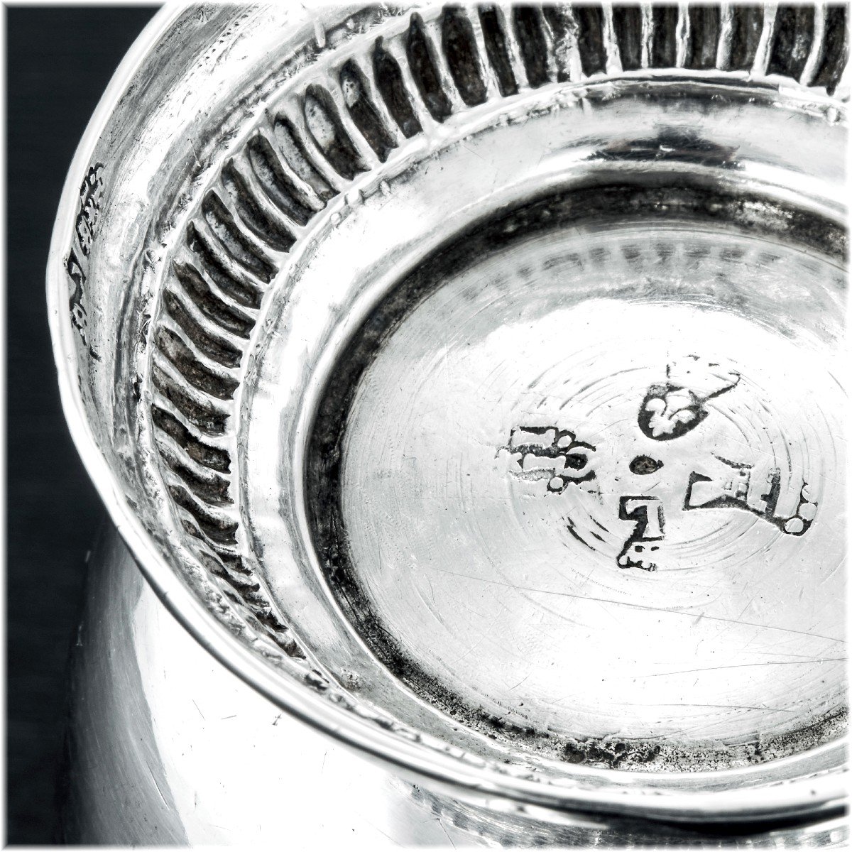 JOUETTE : Grande Timbale tulipe en Argent massif - Champagne, SAINTE-MENEHOULD 1764-66-photo-1