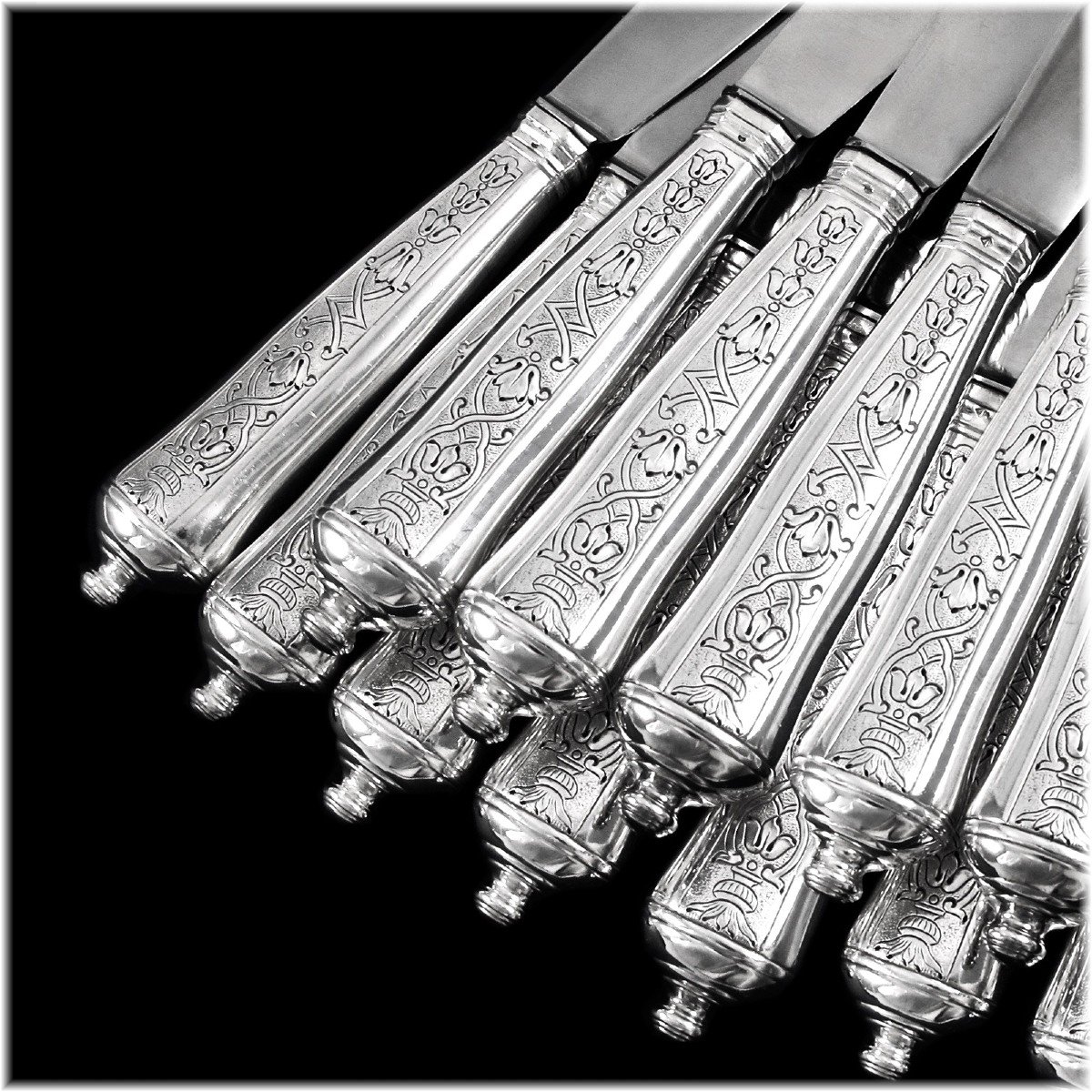 PUIFORCAT : Service 12 Couteaux de Table en Argent massif Style Régence modèle "SOUBISE"