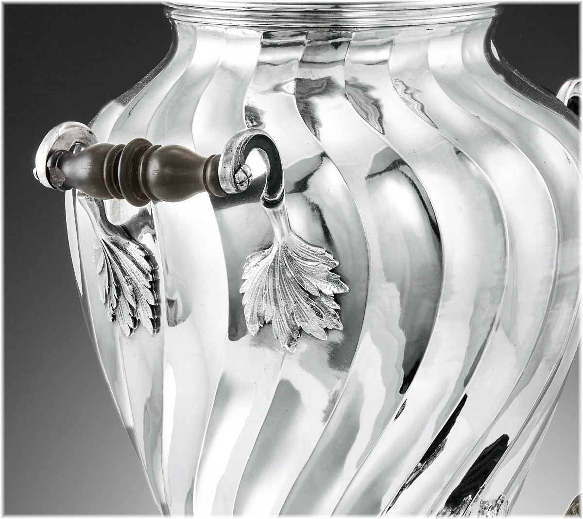 Boin Taburet : Louis XV Style Sterling Silver Samovar / Tea Fountain-photo-2