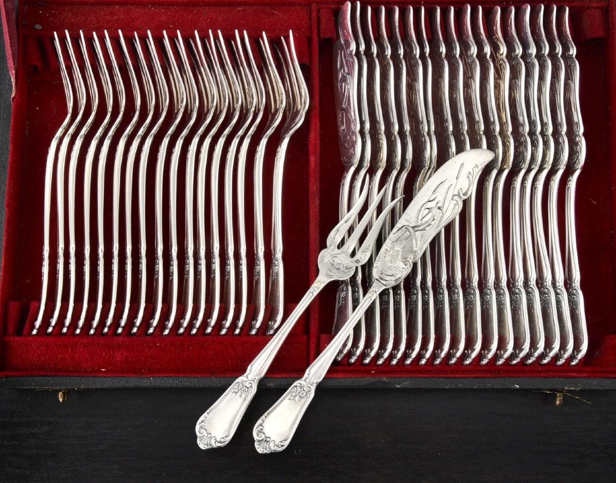 HENIN & Cie : Service à Poisson en Argent massif pour 18 Convives décor Aquatique / Poissons