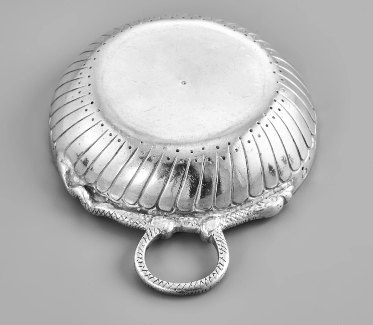 Viaucourt : Large 18th Century Wine Taster In Solid Silver  112.2 G - Paris 1762-photo-3
