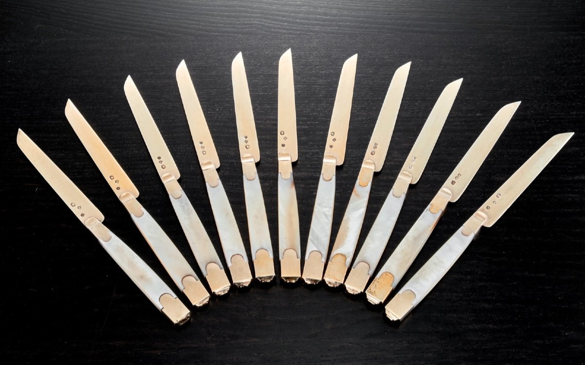 Simon Salmon: Mother-of-pearl, Vermeil Sterling Silver And Gold Knife Set, Empire Period-photo-3