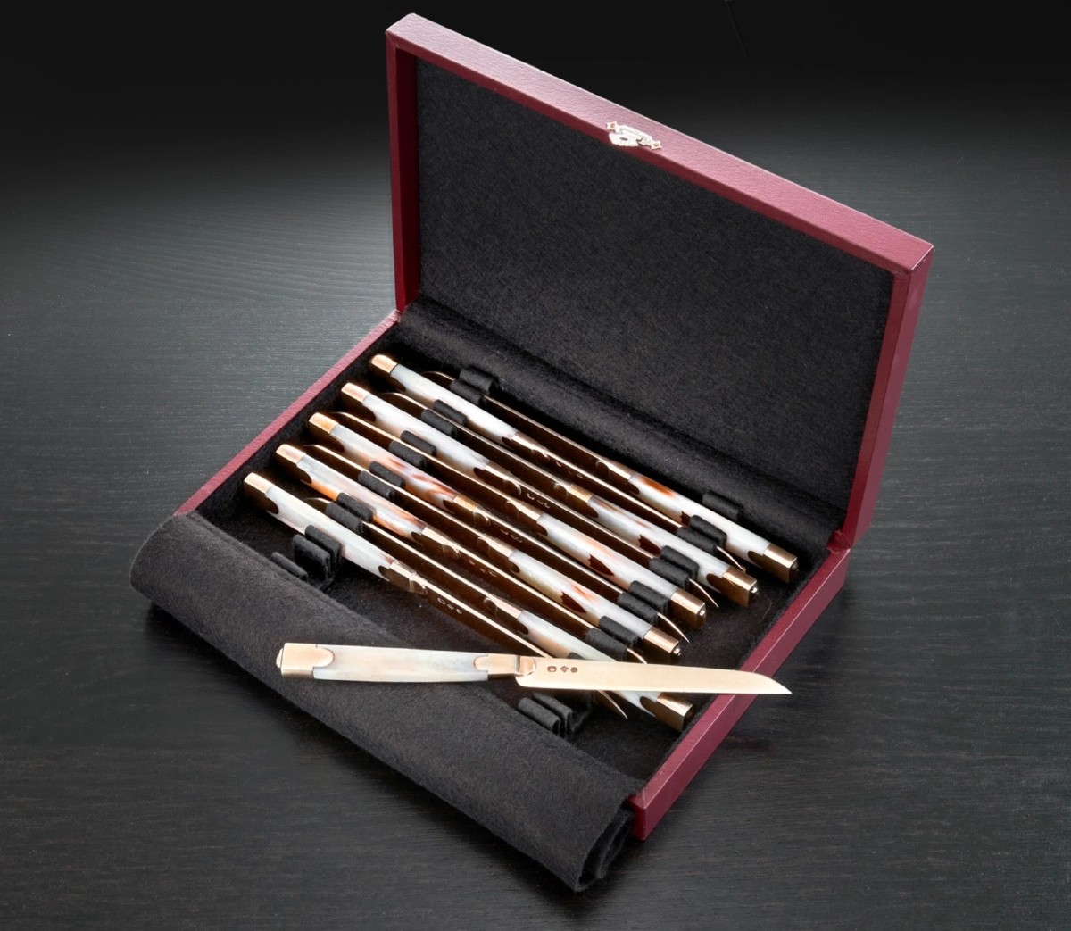 Simon Salmon: Mother-of-pearl, Vermeil Sterling Silver And Gold Knife Set, Empire Period-photo-3