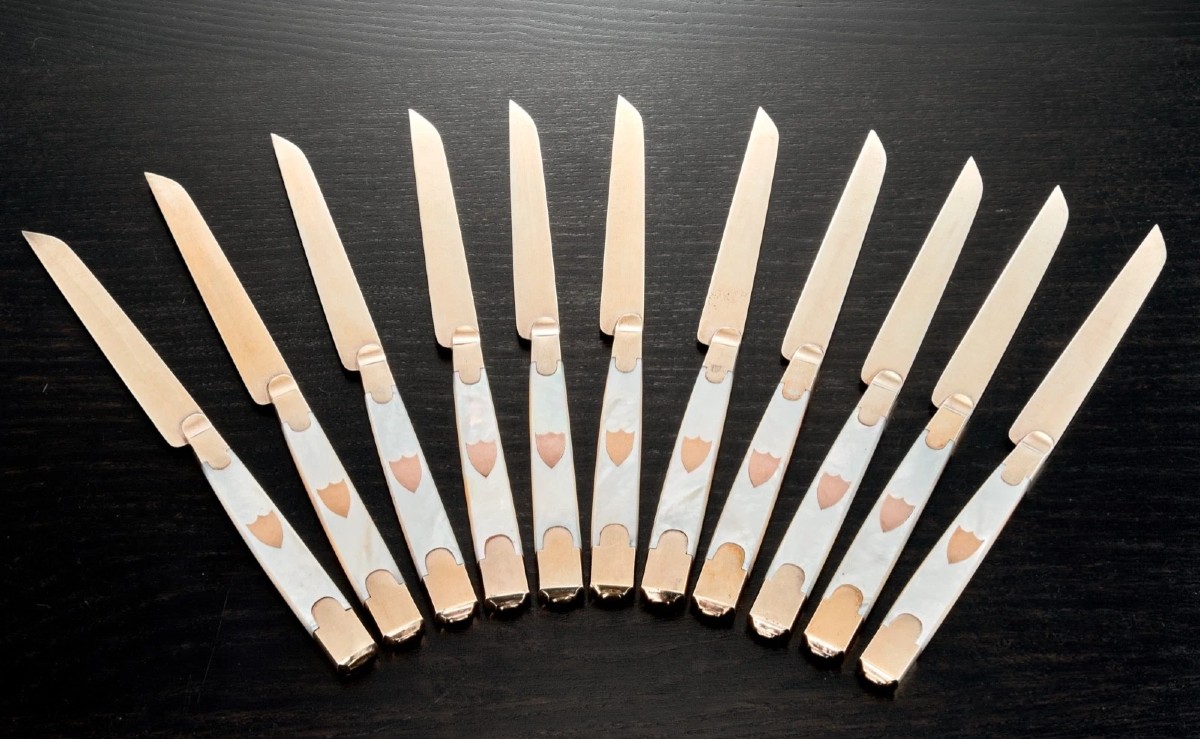 Simon Salmon: Mother-of-pearl, Vermeil Sterling Silver And Gold Knife Set, Empire Period