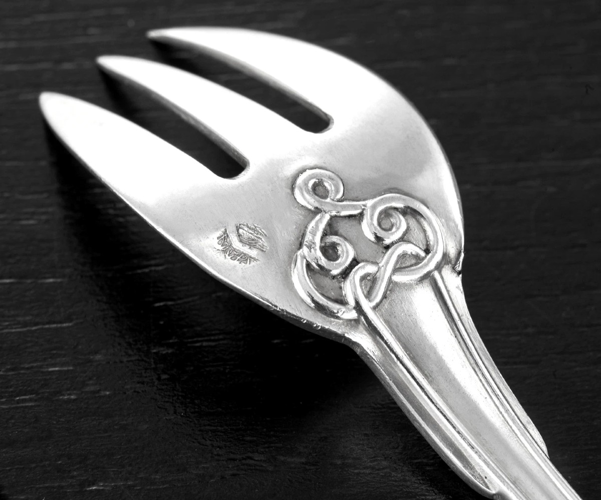 BOYER CALLOT : Service Fourchettes à Huîtres en Argent massif mod. Noeud Gordien - ARMOIRIES-photo-2