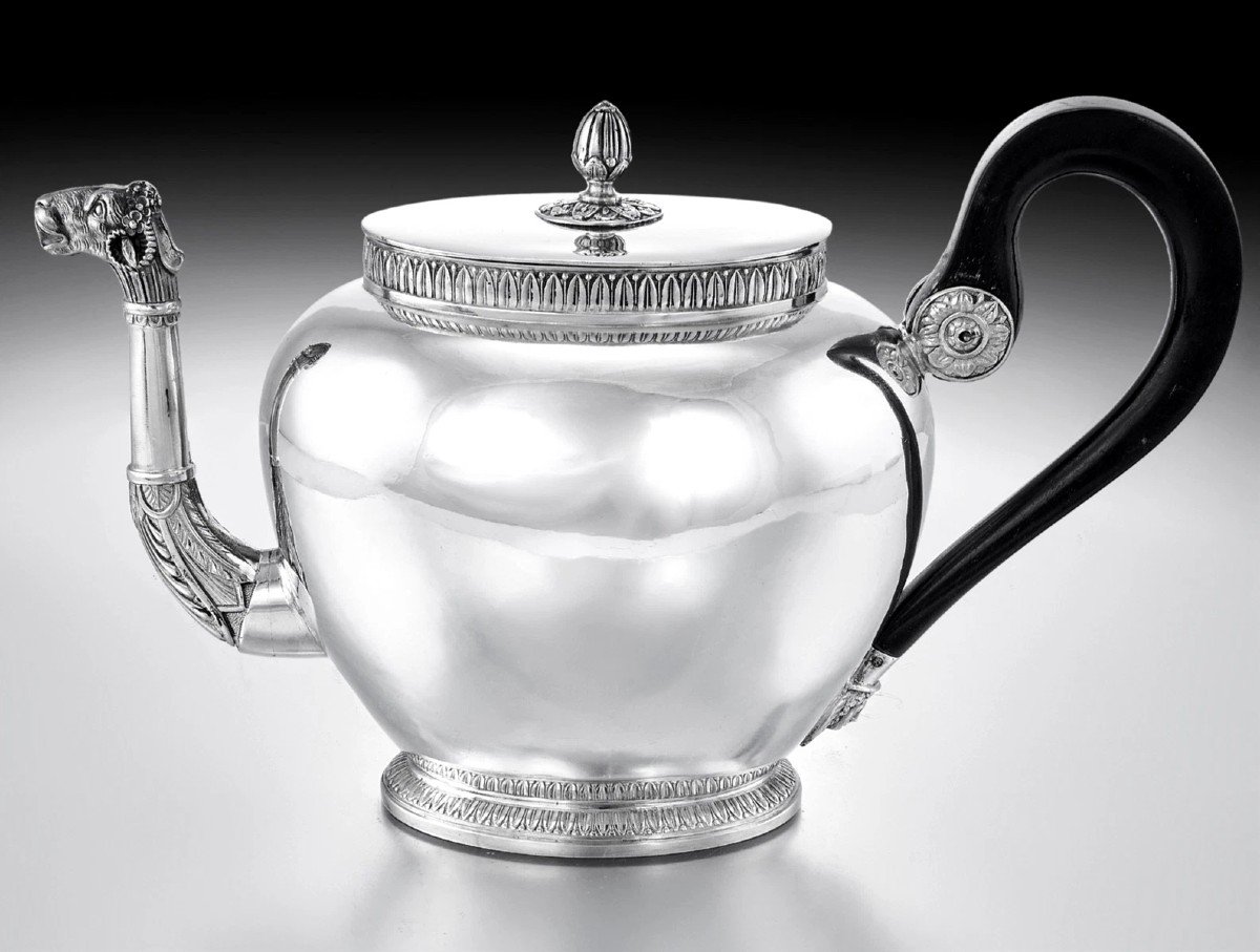 HIENCE : Théière en Argent massif époque Charles X - Tête de BELIER, MASCARON