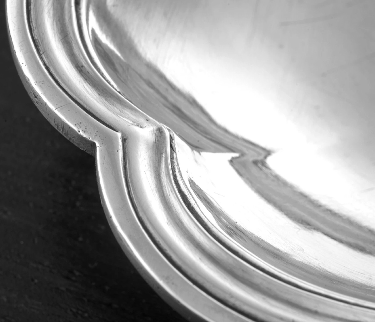 Rare Round Solid Silver Platter, 18th Century, Louis XV Period, With The Coat Of Arms Of The Count Of Paris, 1767-photo-4