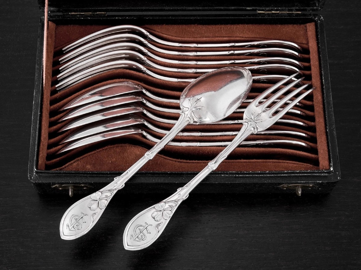 Maillard : 6 Large Art Nouveau Sterling Silver Flatware Sets, Clover Pattern