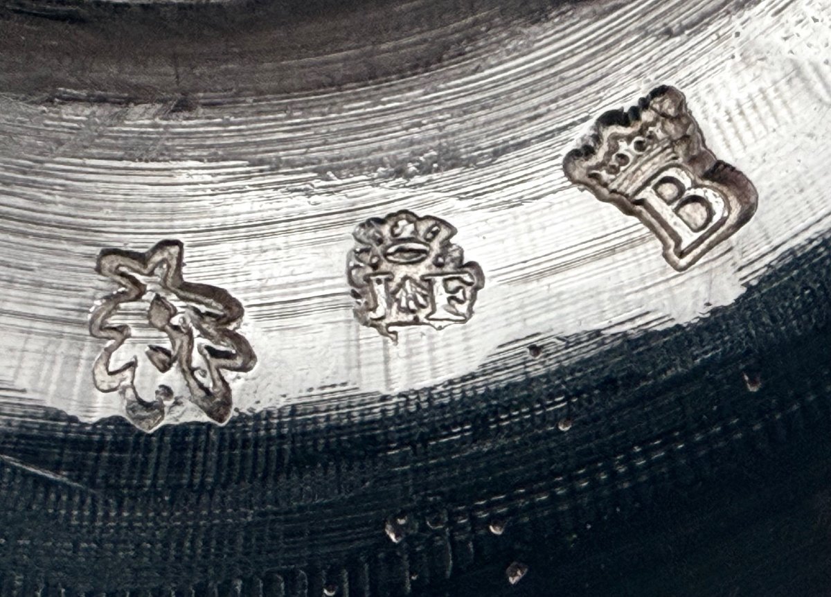 Balzac: Rare Pair Of Toilet Candlesticks In Solid Silver, Paris 1765, Coat Of Arms-photo-1