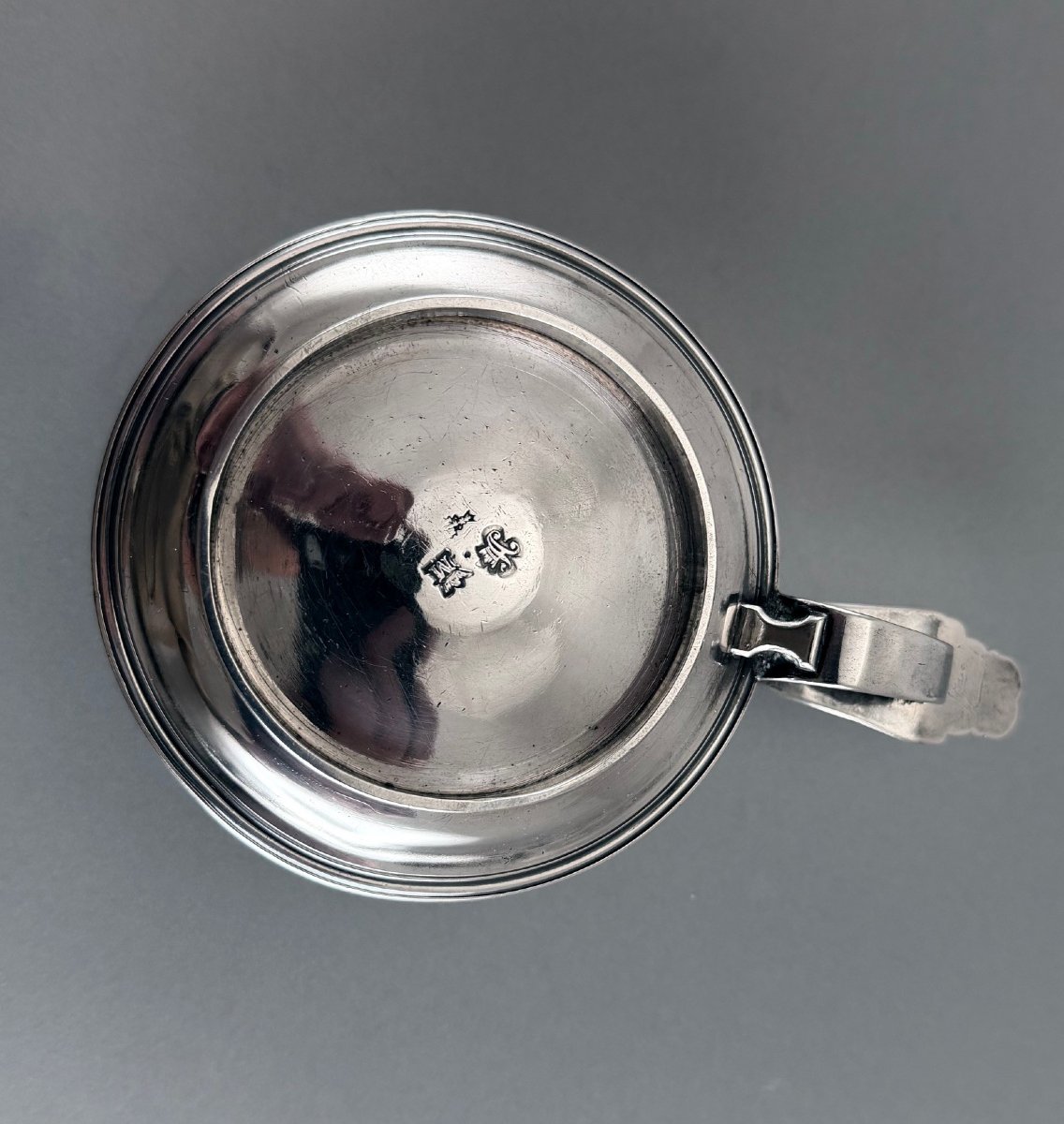 Jean Mauzié: Extremely Rare Solid Silver Hand Candlestick Paris 1728 Armoiries-photo-3