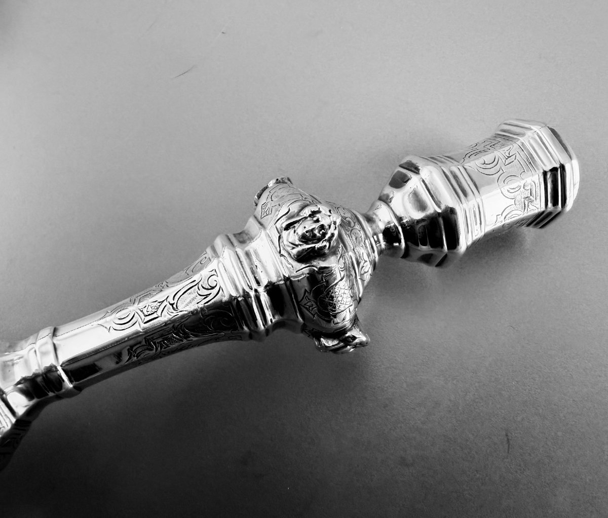 SIBERT : Paire de Flambeaux en Argent massif AIX 1746 décor Mascarons ARMOIRIES-photo-2