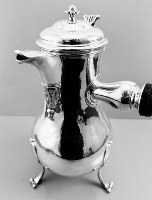 Important Solid Silver Coffee Pot With 18th-century Coat Of Arms, Nantes, 1770-photo-3
