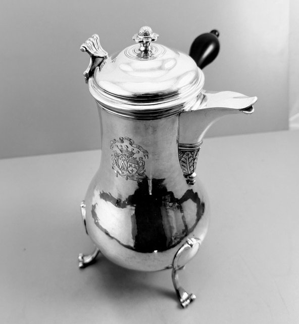 Important Solid Silver Coffee Pot With 18th-century Coat Of Arms, Nantes, 1770-photo-1