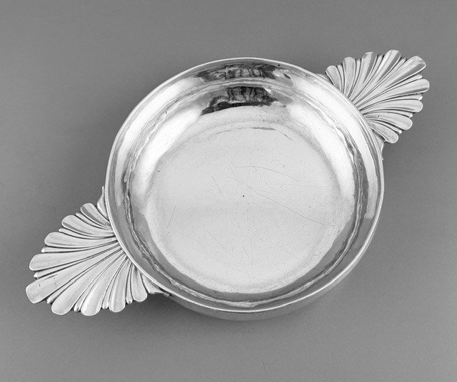 BOURGUET : Ecuelle à Oreilles en Argent massif XVIIIème ep . Louis XV PARIS 1753