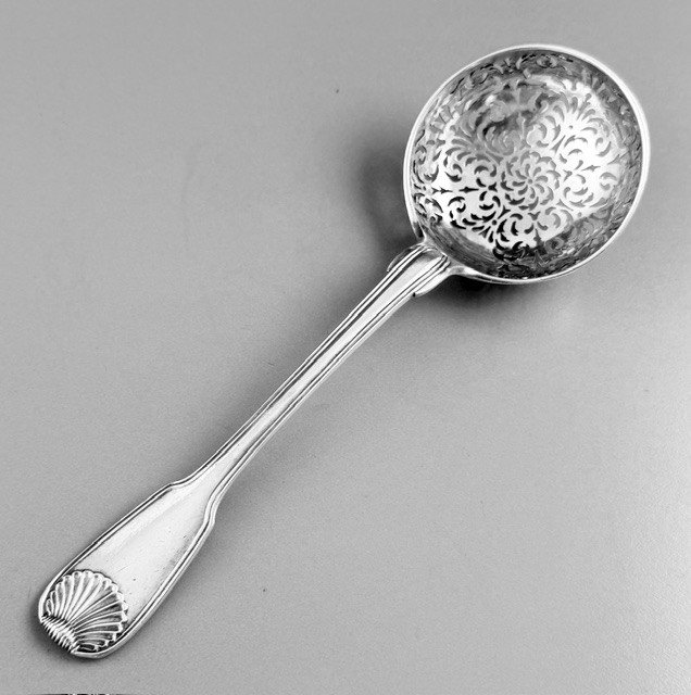 Rare Cuillère à Sucre en Argent massif XVIIIème PARIS 1771 mod. filets coquilles-photo-2