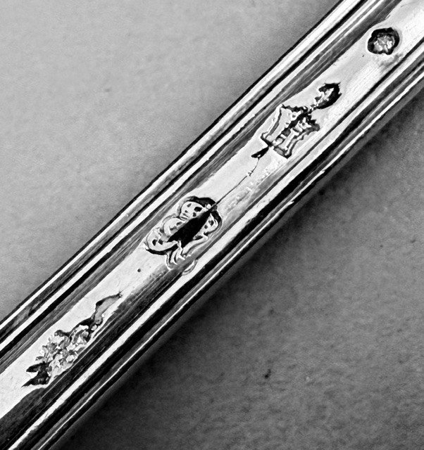 Rare Cuillère à Sucre en Argent massif XVIIIème PARIS 1771 mod. filets coquilles-photo-2