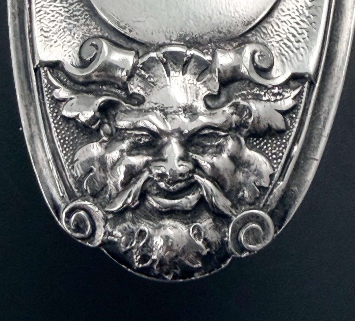 HENIN & VIVIER : Grande Pelle asperges en Argent massif décor MASCARON-photo-2