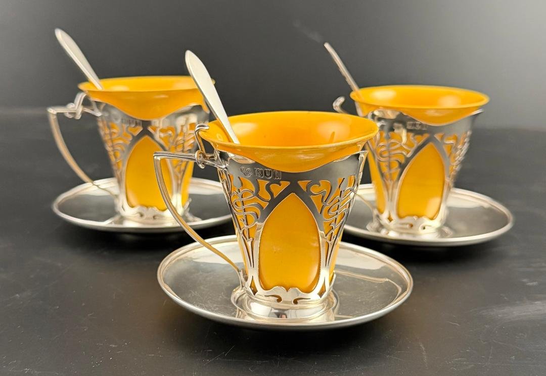 Magnifique Trio de Tasses / Soucoupes en Argent Porcelaine LONDRES 1904