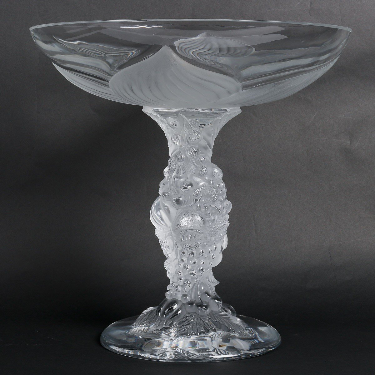 Maison Lalique France Grande Coupe Aux Fruits modèle "Abondance"