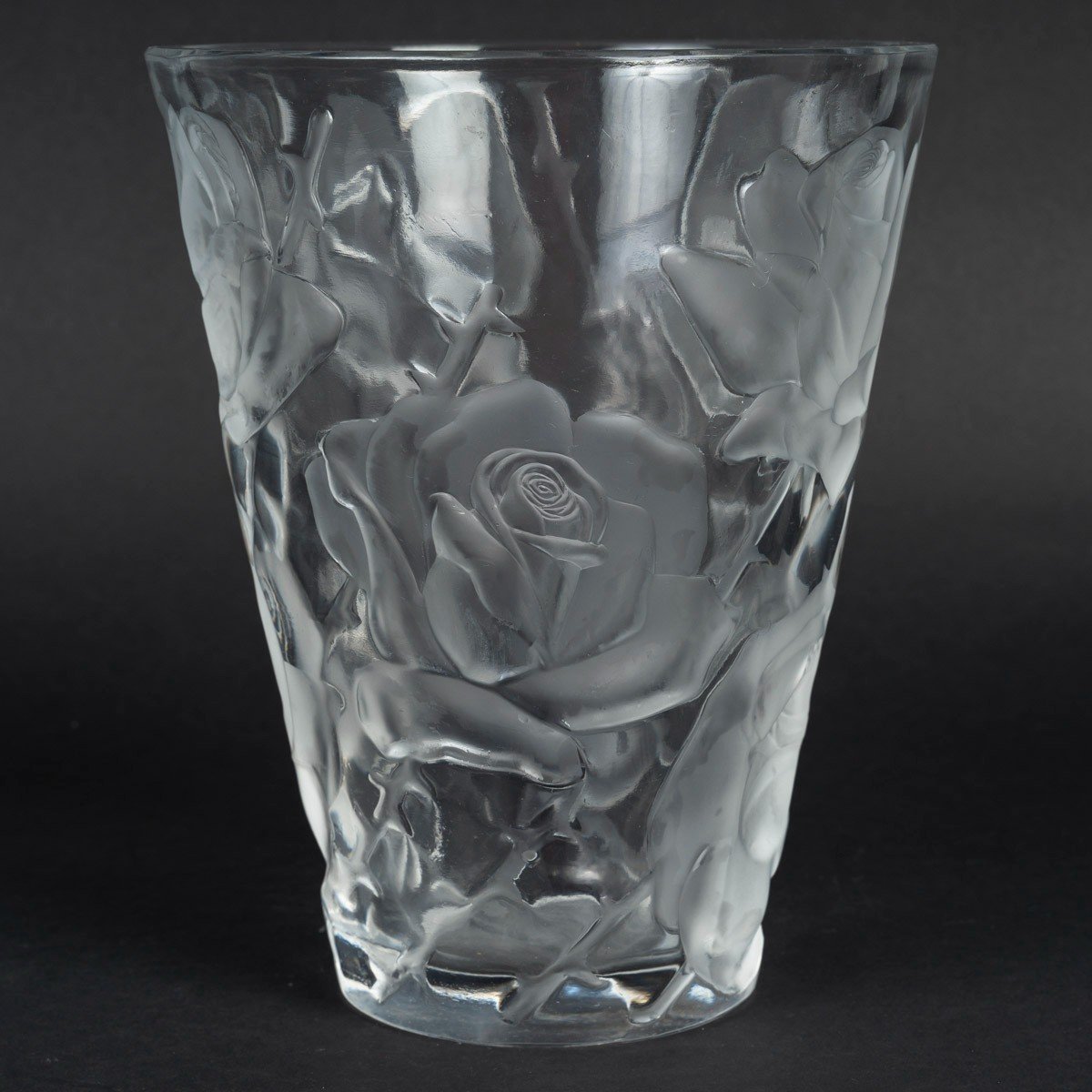 Maison Lalique France, Vase Modèle "Ispahan"-photo-2