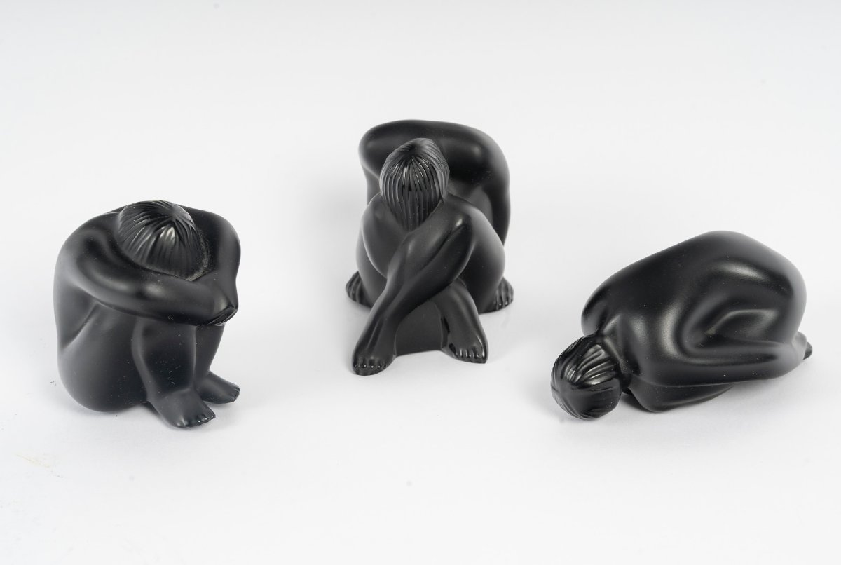 Lalique France, ensemble de 3 statuettes de Femmes nues, avec leurs boîtes d'origine-photo-3