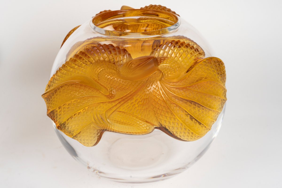 Maison Lalique France, paire de vases modèle Erimaki, créé par Marie-Claude Lalique,-photo-2