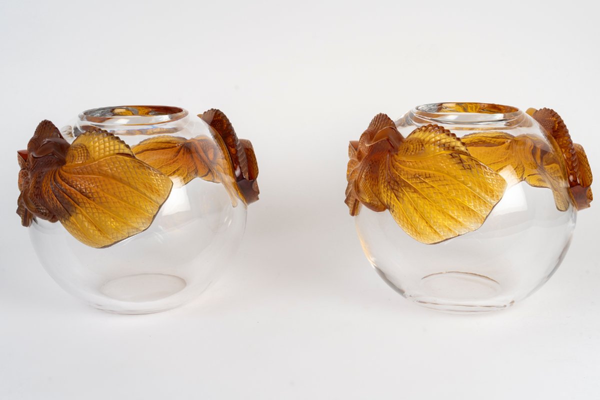 Maison Lalique France, paire de vases modèle Erimaki, créé par Marie-Claude Lalique,