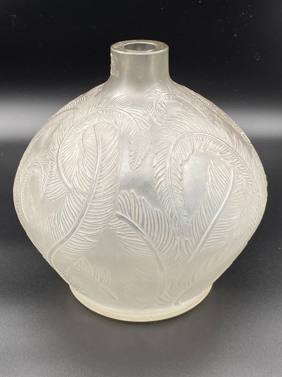 René Lalique "feathers" Vase