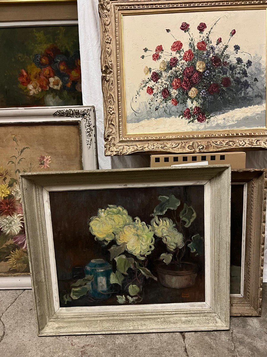 Lot Of 16 Flower Paintings 1500  Euros. -photo-1