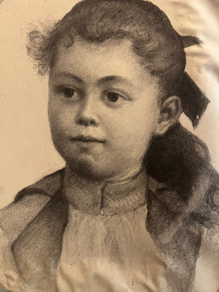 Very Pretty Portrait Of A Young Girl Signed, L. Durand 1889, Charcoal On Paper. -photo-1