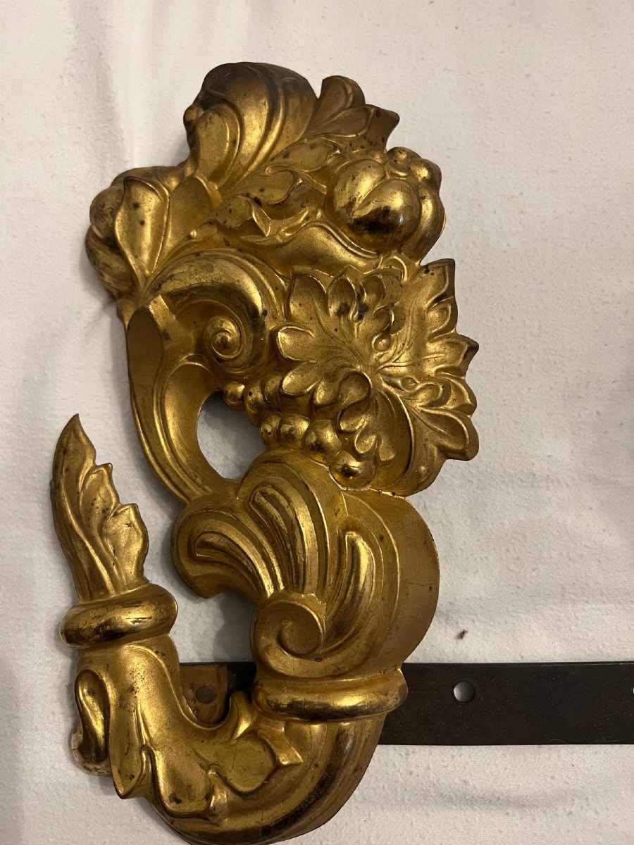 4 19th Century Curtain Tieback Covers And Curtain Triangle Supports. -photo-2