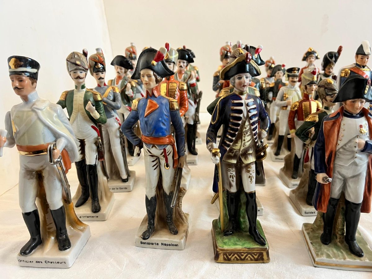 35 Statuettes Porcelain Napoleon Soldiers And Officers.-photo-2