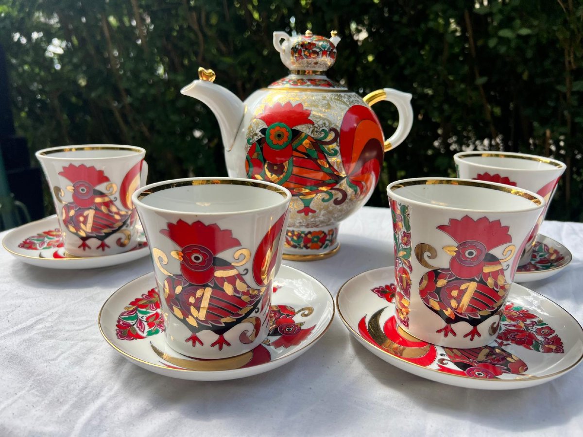 Ensemble en Porcelaine de Lomonosov, Théière à thé 4 tasses plus Soucoupes URSS, ST, Petersburg