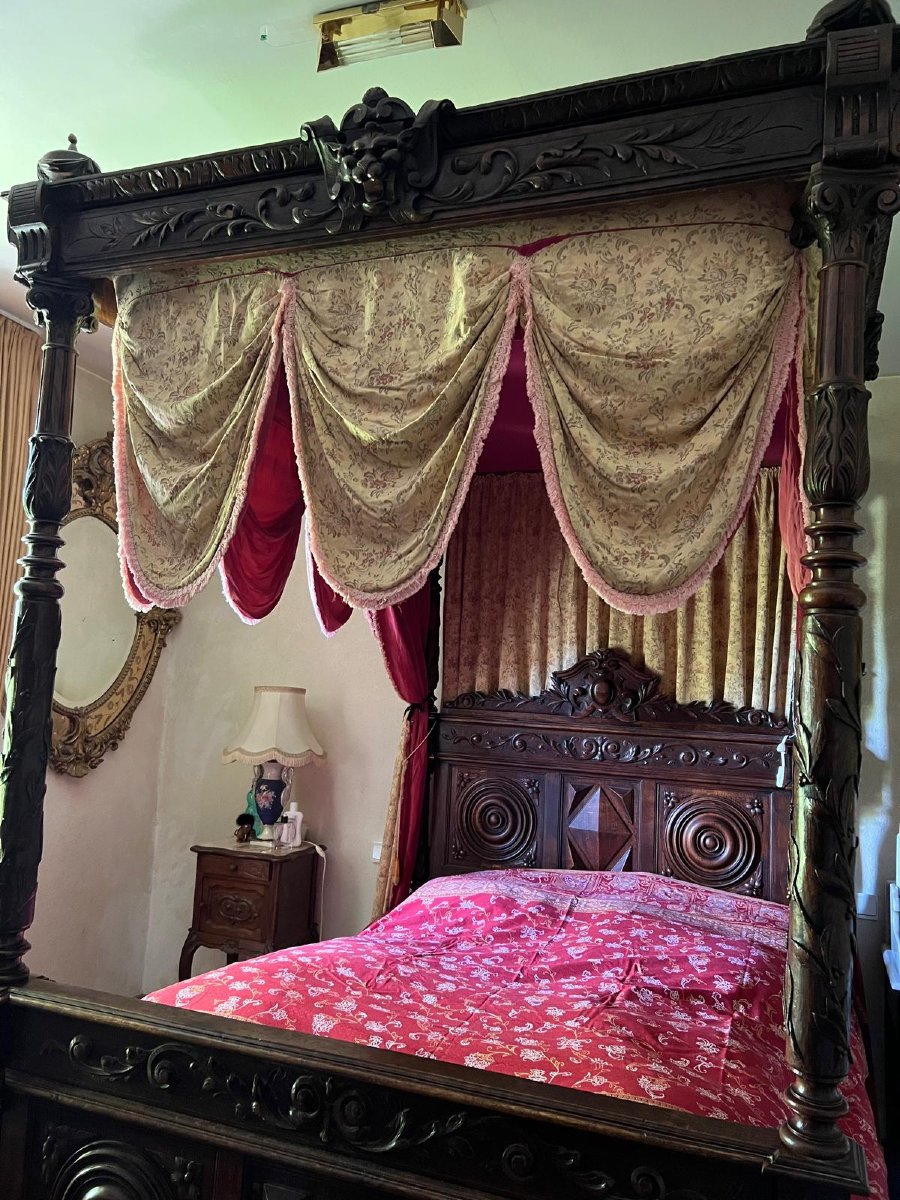 19th-century Louis XIII-style Canopy Bed With Tapestry. 