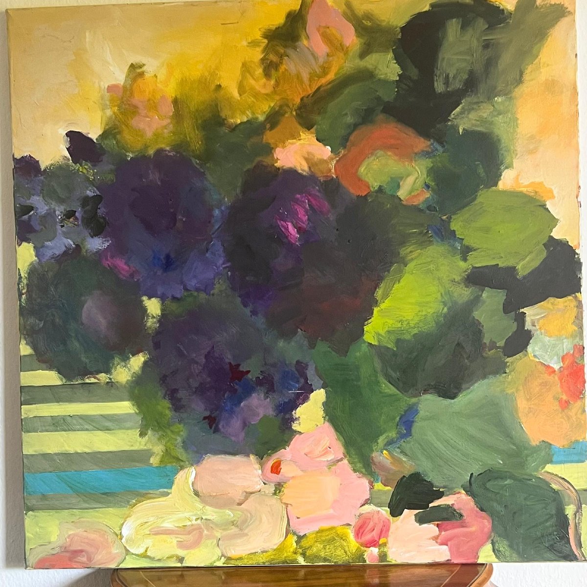 Painting: Abstract And Expressive Painting Featuring Flowers, Broad Brushstrokes, And Gestural Texture. 
