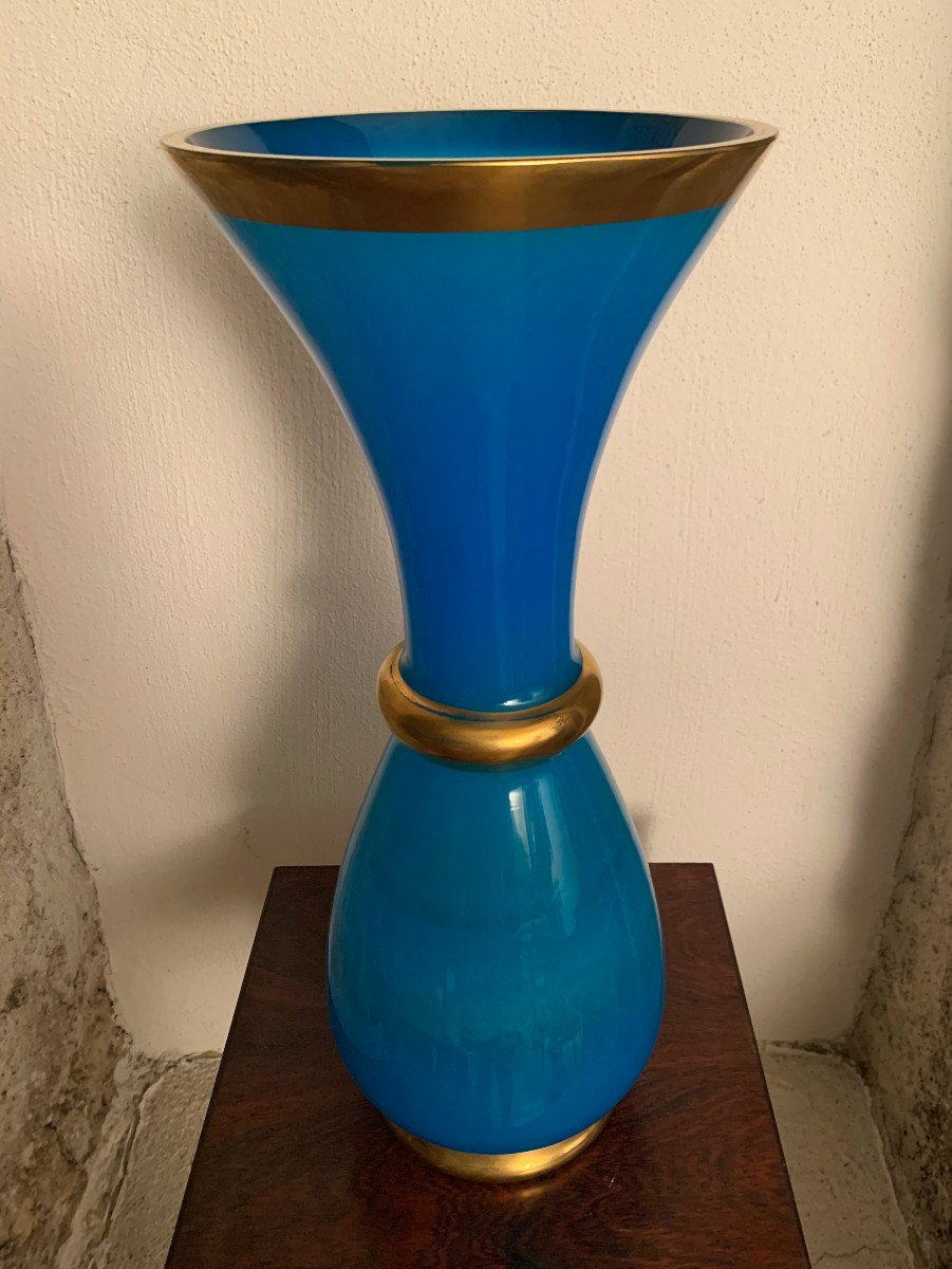 Vase En Opaline Bleu