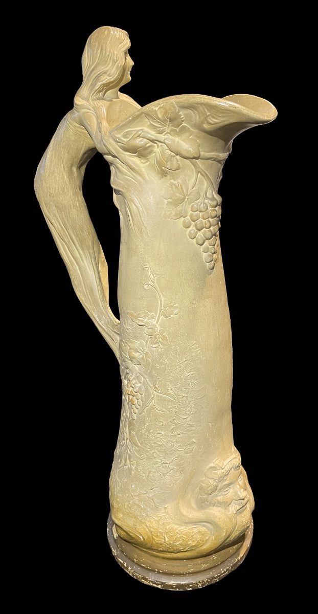 August OTTO - Pichet sculptural en terre cuite ; signé. Période Art-Nouveau.-photo-2