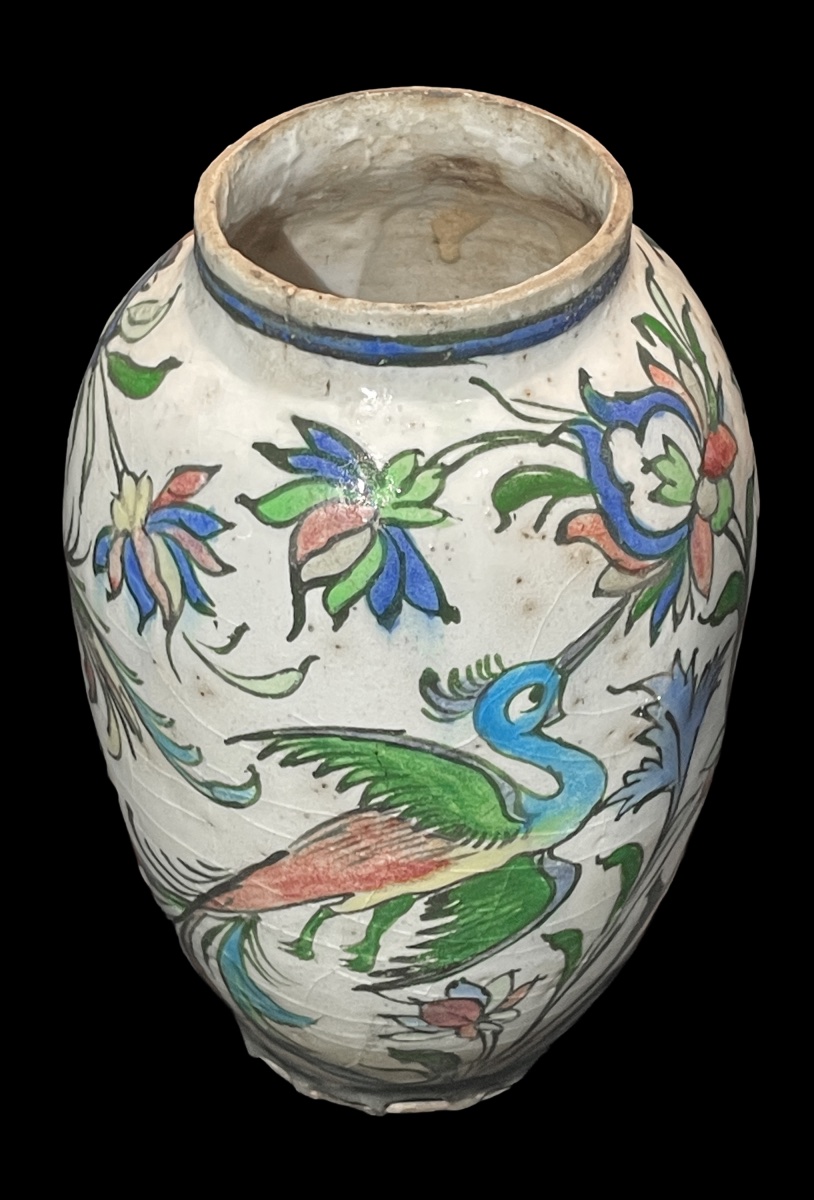 Perse / Iran - Vase Qadjar en céramqiue à décor ornithologique. Monogramme.-photo-2