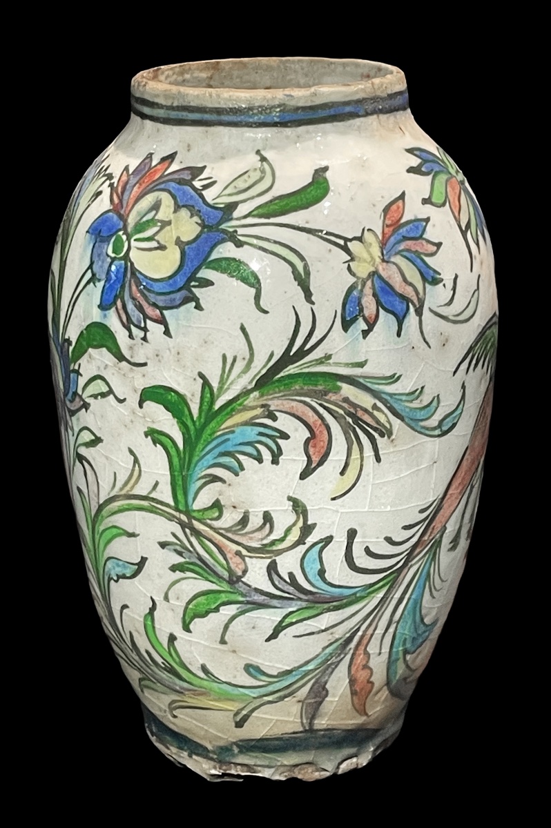 Perse / Iran - Vase Qadjar en céramqiue à décor ornithologique. Monogramme.-photo-3