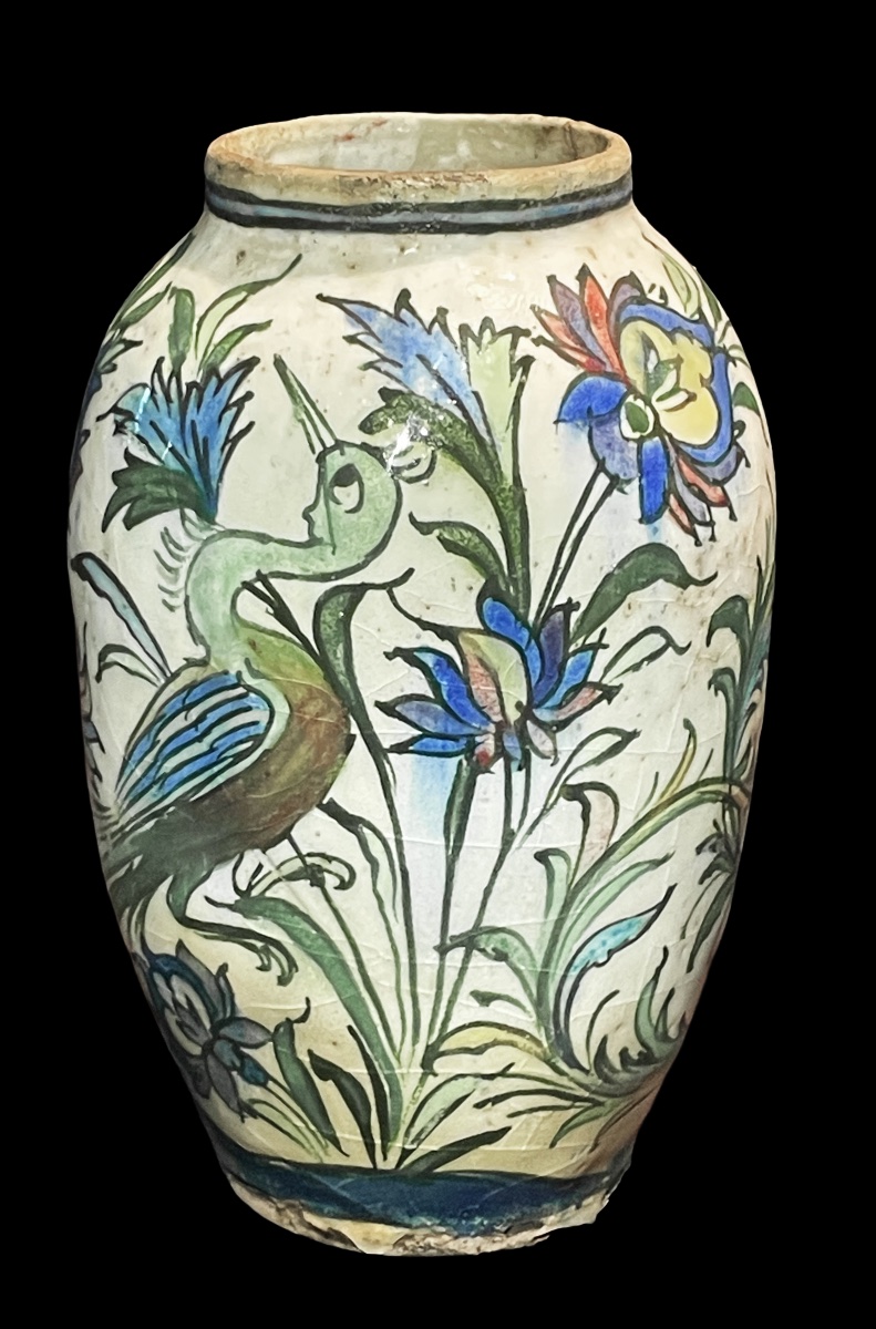 Perse / Iran - Vase Qadjar en céramqiue à décor ornithologique. Monogramme.-photo-4