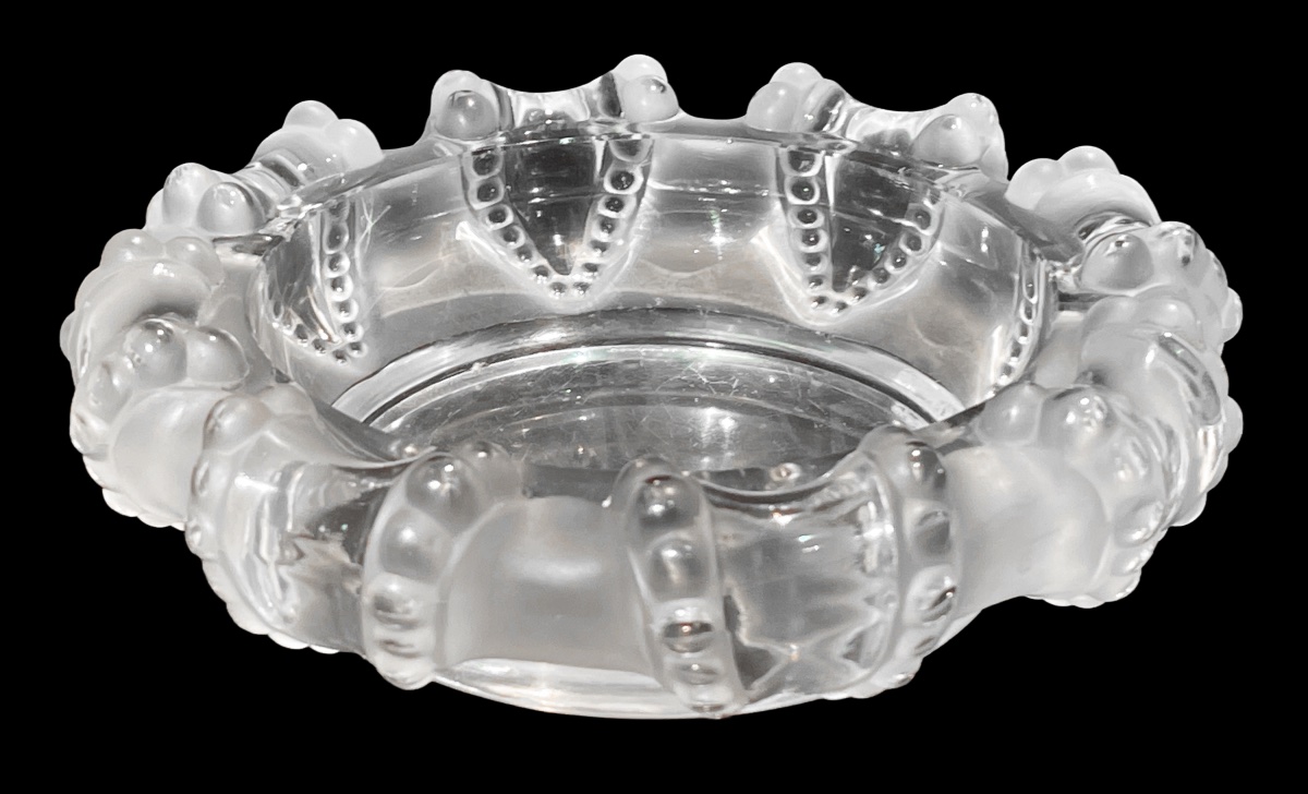 Marc LALIQUE - Coupe circulaire ou cendrier en cristal ; signé. Modèle Cannes / Octopuss.-photo-4