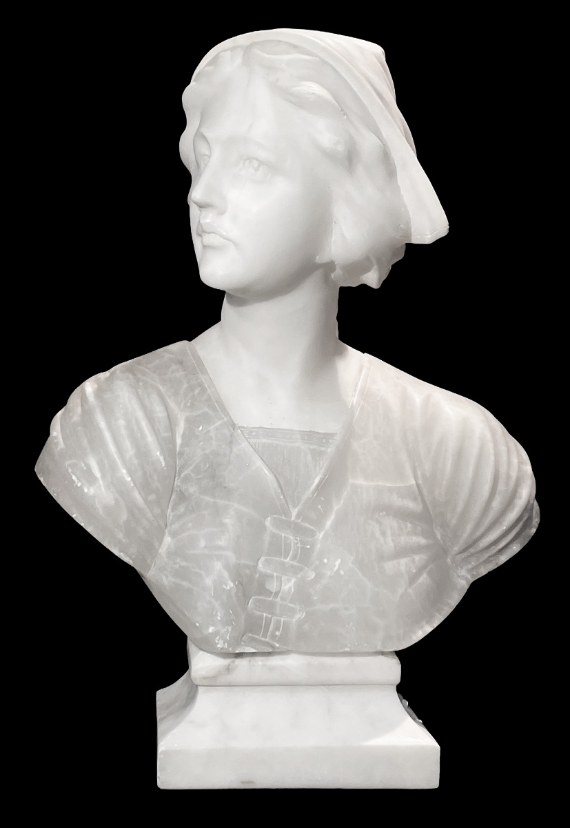 Vers 1900. Marbre et albâtre. Buste de jeune femme, altière et élégante.