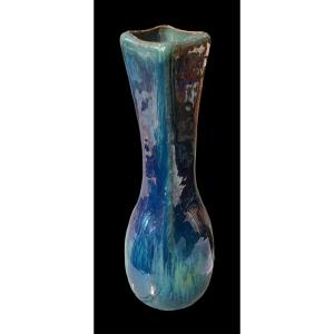 Vers 1930. Alphonse CYTERE / UNIS France à Rambervilliers. Vase en grès iridescent. Ht : 34cm.